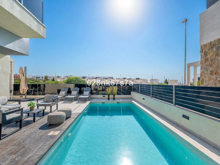 Villa for Sale in Cabo Roig, Alicante 4