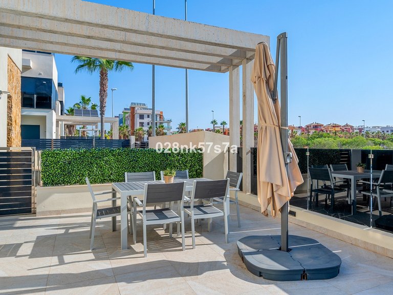 Villa for Sale in Cabo Roig, Alicante 5