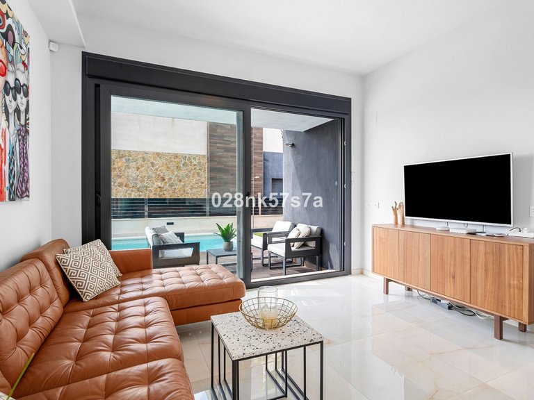 Villa for Sale in Cabo Roig, Alicante 9