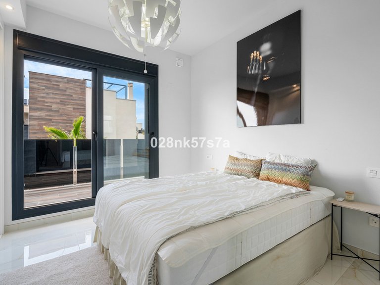Villa for Sale in Cabo Roig, Alicante 18