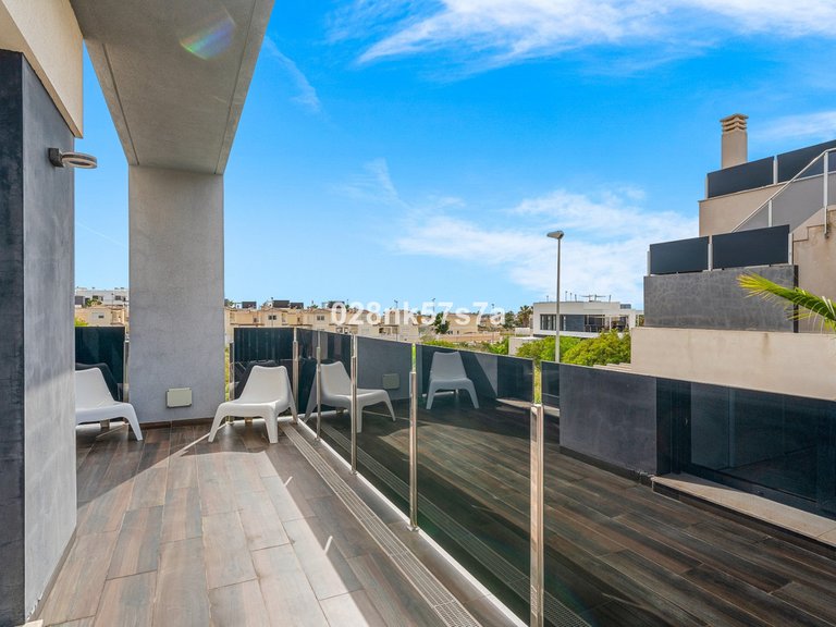 Villa for Sale in Cabo Roig, Alicante 24