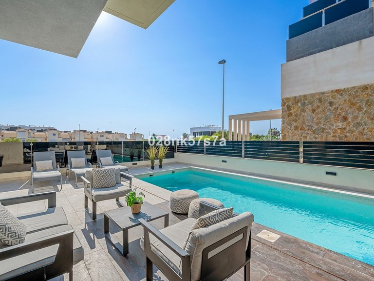 Villa for Sale in Cabo Roig, Alicante 39