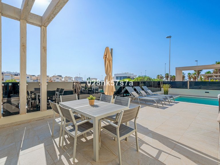 Villa for Sale in Cabo Roig, Alicante 41