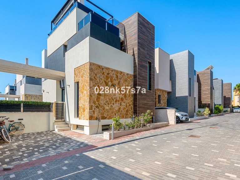 Villa for Sale in Cabo Roig, Alicante 42