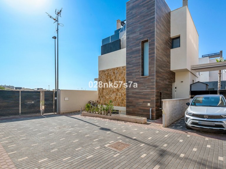 Villa for Sale in Cabo Roig, Alicante 43