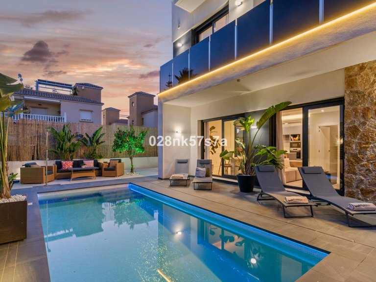 Villa for Sale in Campoamor, Alicante 11