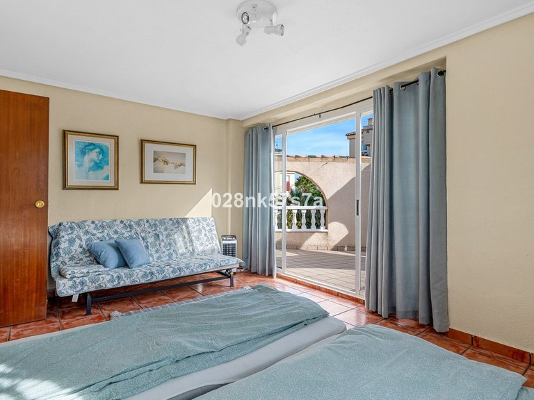Villa for Sale in Playa Flamenca, Alicante 24