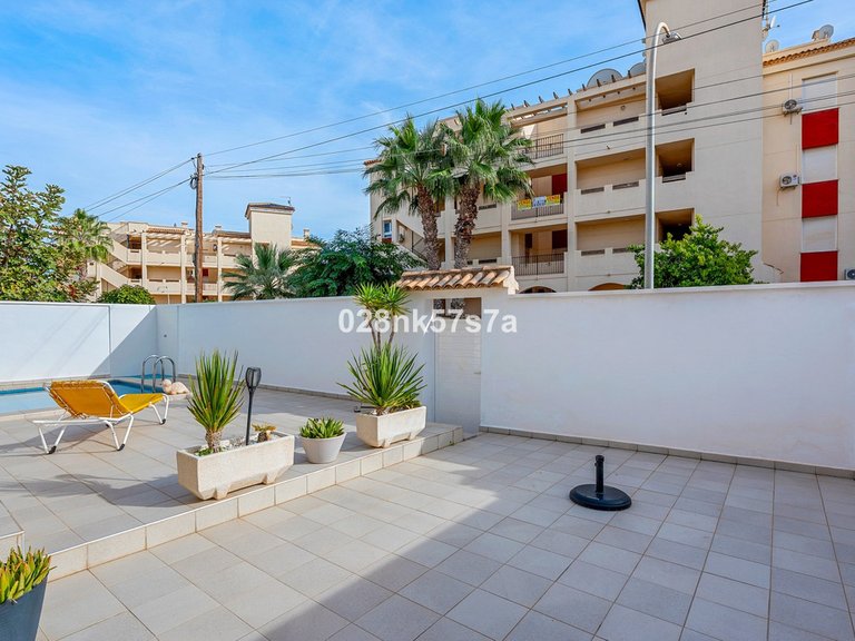 Villa for Sale in Playa Flamenca, Alicante 33