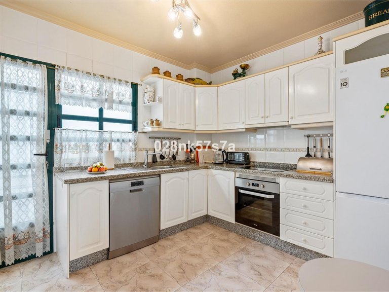 Town House for Sale in La Zenia, Alicante 10