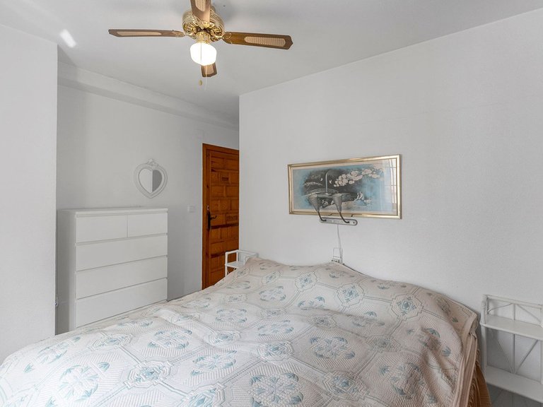Apartment for Sale in Torrevieja, Alicante 32