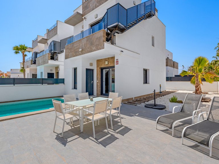 Villa for Sale in Torrevieja, Alicante 2