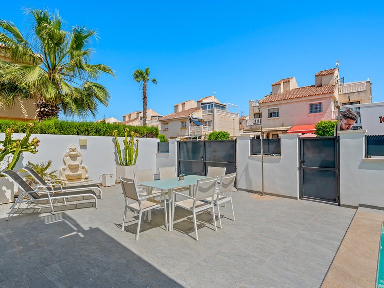 Villa for Sale in Torrevieja, Alicante 27