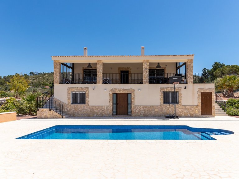 Villa for Sale in La Romana, Alicante 1