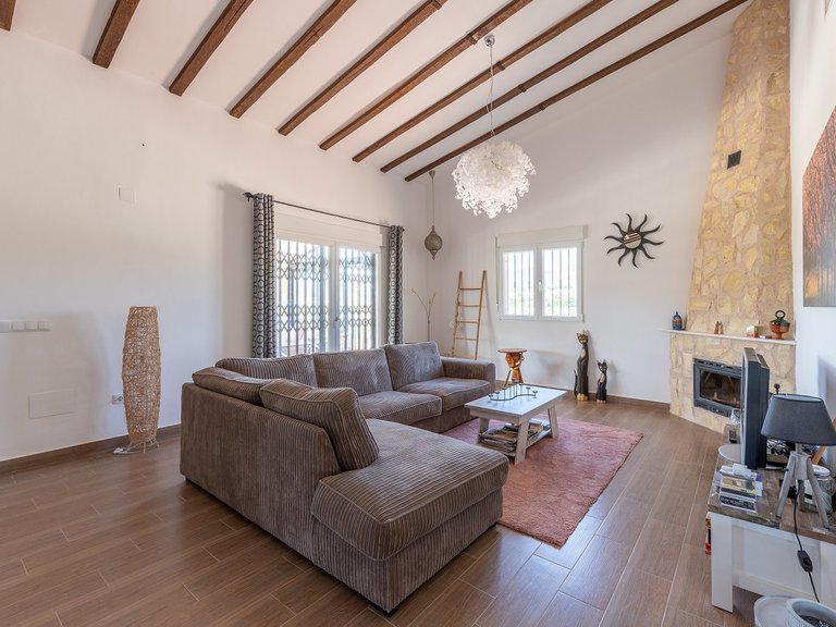 Villa for Sale in La Romana, Alicante 3