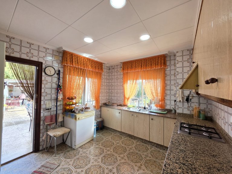 Villa for Sale in Elda, Alicante 12