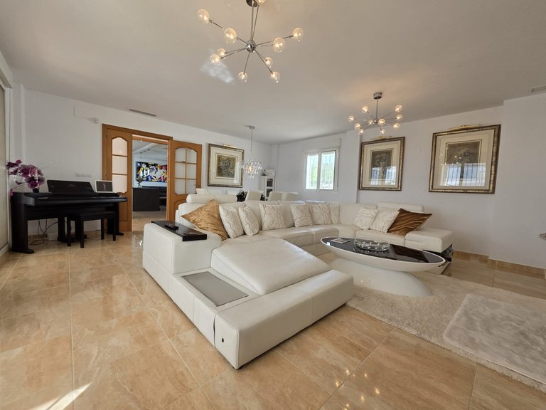 Villa for Sale in Pinoso, Alicante 6
