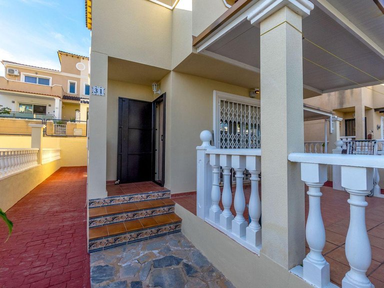 Villa for Sale in Villamartin, Alicante 32
