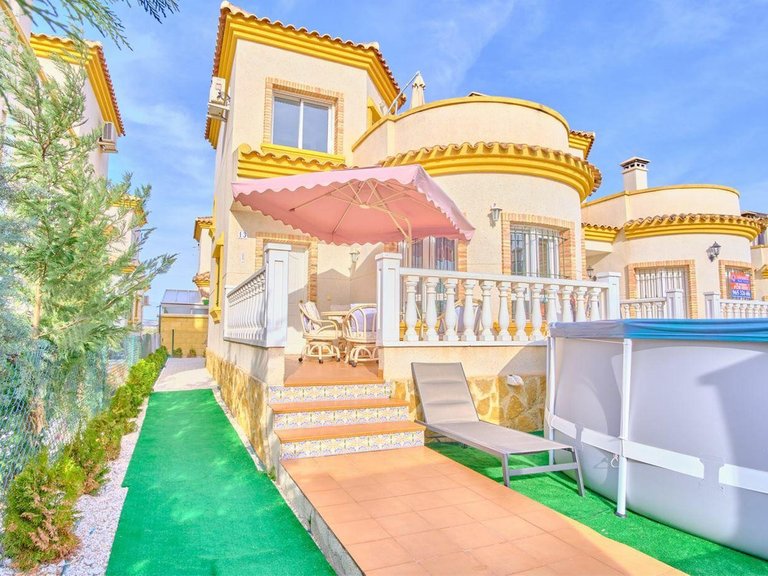Villa for Sale in Los Montesinos, Alicante 5