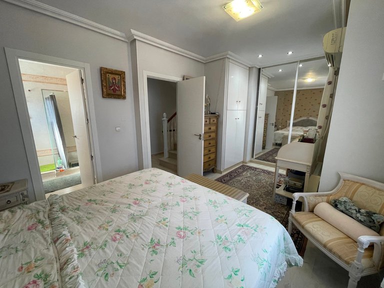 Villa for Sale in Guardamar Del Segura, Alicante 5