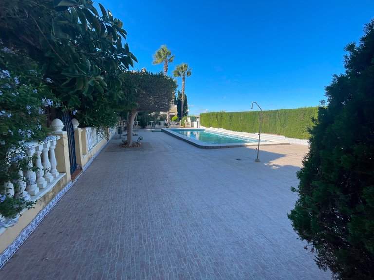 Villa for Sale in Guardamar Del Segura, Alicante 12