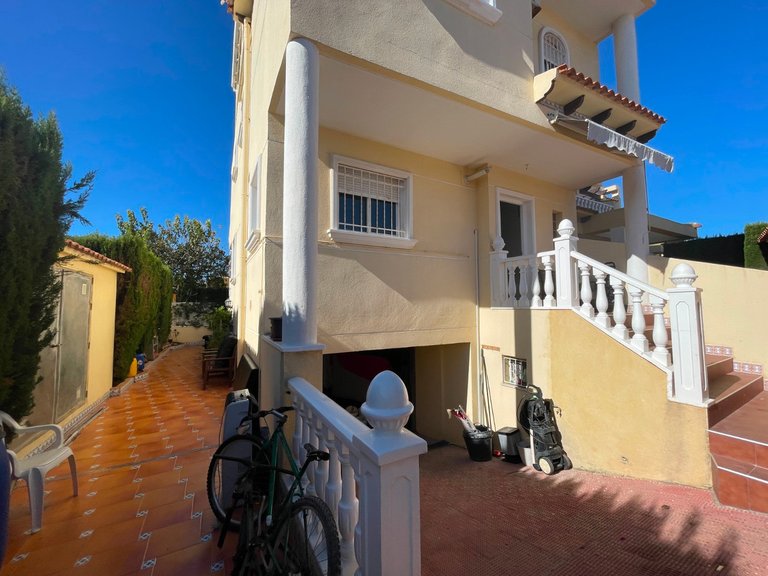 Villa for Sale in Guardamar Del Segura, Alicante 16