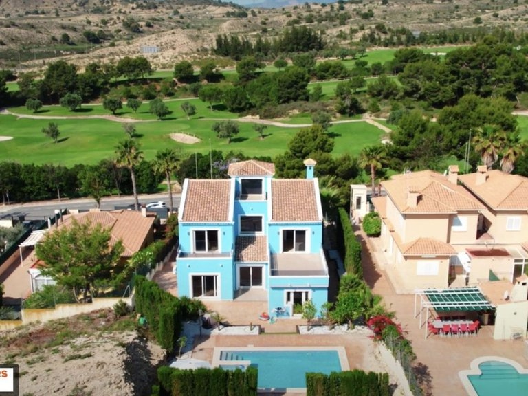 Villa for Sale in Monforte Del Cid, Alicante 1