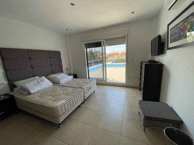 Villa for Sale in Monforte Del Cid, Alicante 39