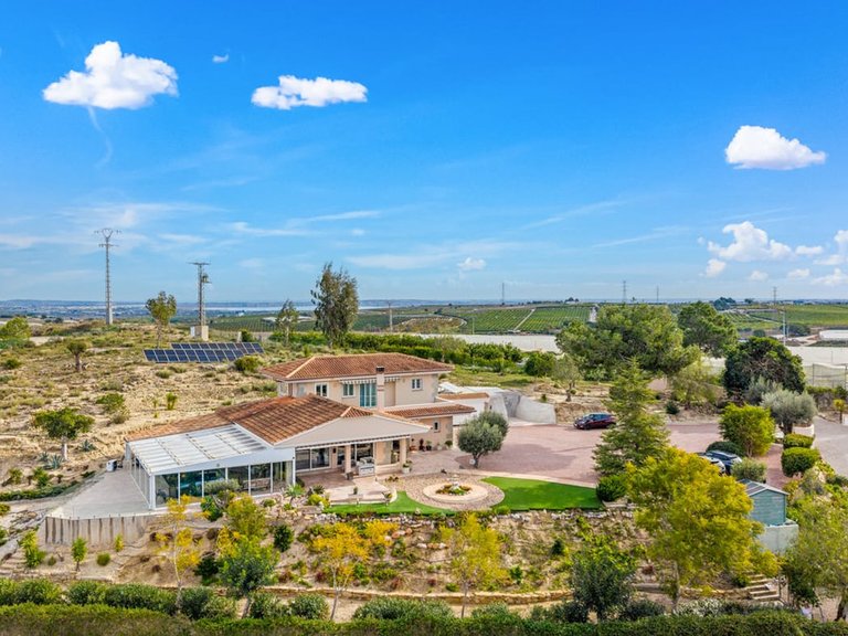Country House for Sale in Torremendo, Alicante 1