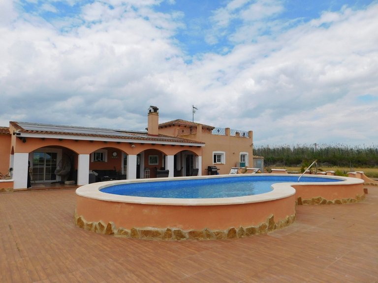 Villa for Sale in Dolores, Alicante 1