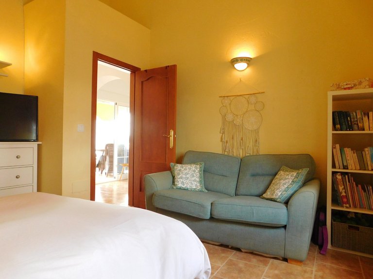 Villa for Sale in Dolores, Alicante 28