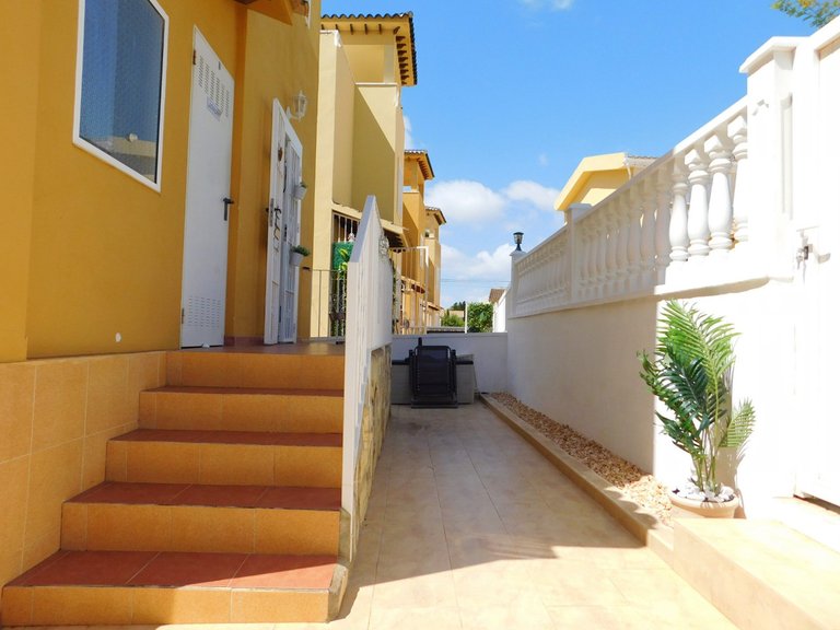Villa for Sale in Villamartin, Alicante 11