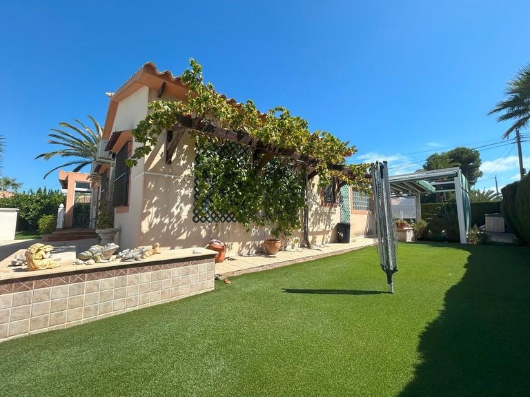 Villa for Sale in Cabo Roig, Alicante 19