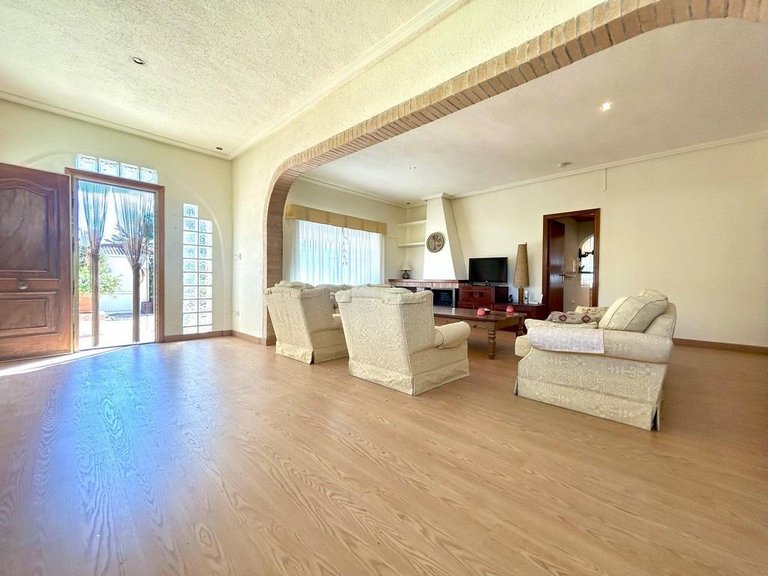 Villa for Sale in Cabo Roig, Alicante 23
