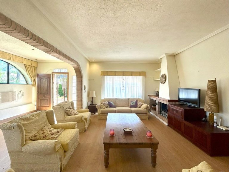 Villa for Sale in Cabo Roig, Alicante 24