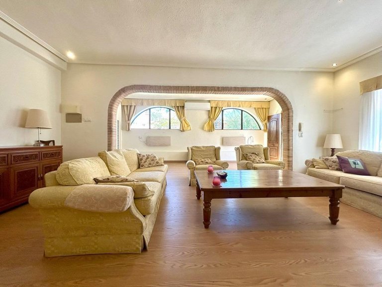 Villa for Sale in Cabo Roig, Alicante 25