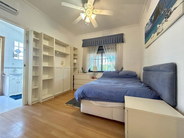 Villa for Sale in Cabo Roig, Alicante 31