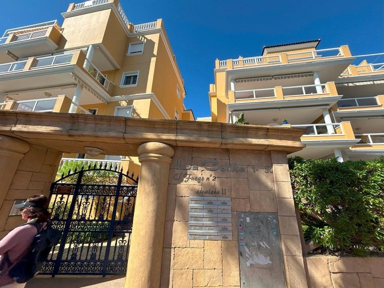 Apartment for Sale in Cabo Roig, Alicante 38