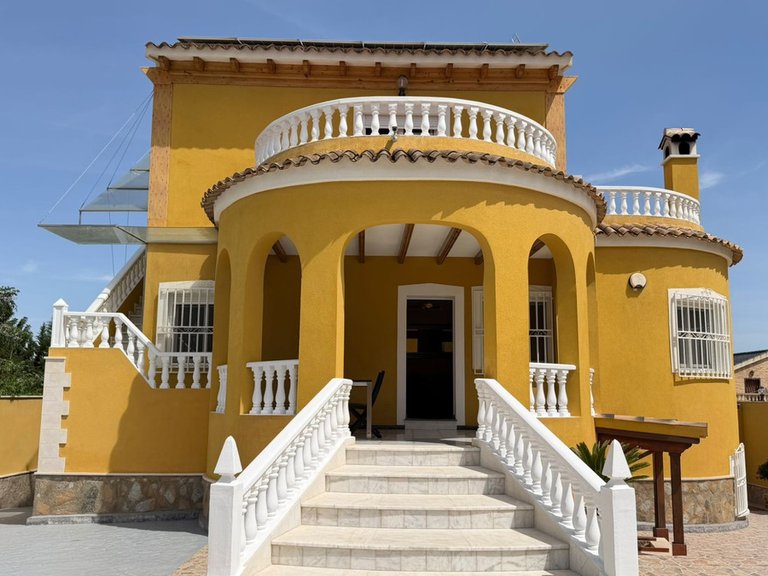 Villa for Sale in Orihuela, Alicante 1