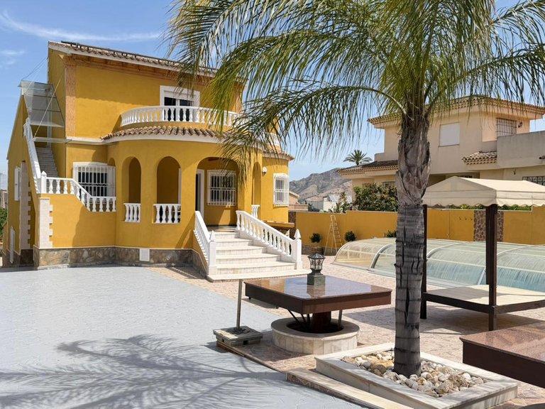 Villa for Sale in Orihuela, Alicante 2