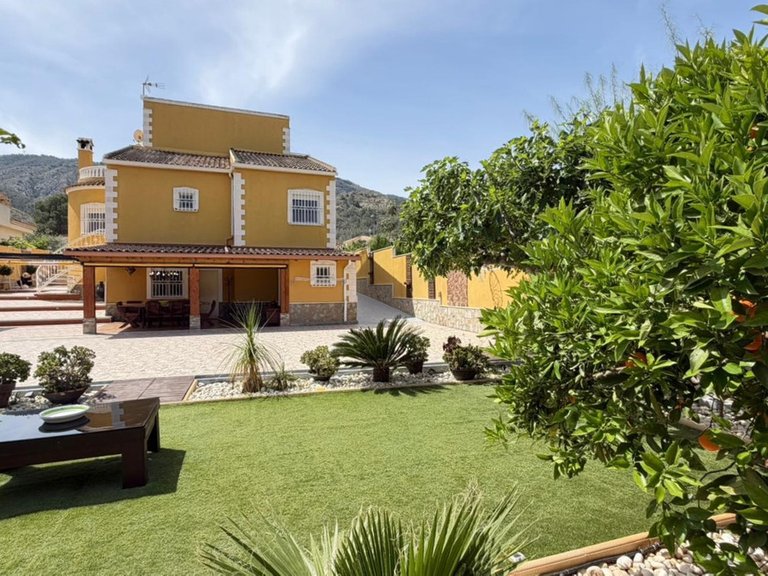 Villa for Sale in Orihuela, Alicante 3
