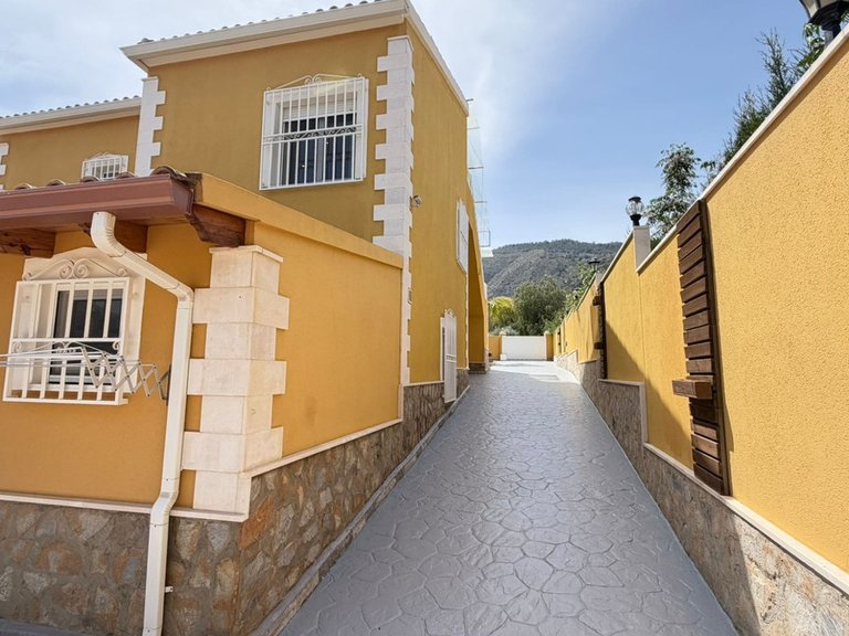 Villa for Sale in Orihuela, Alicante 20