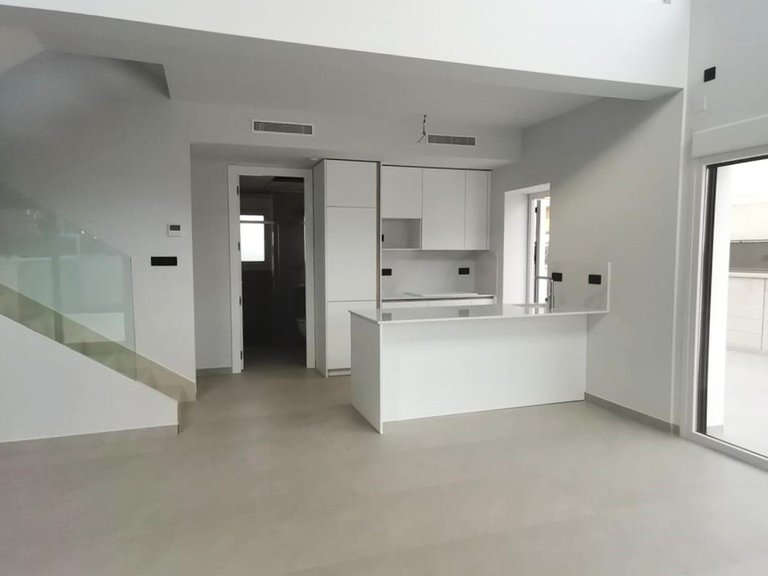 Villa for Sale in Los Montesinos, Alicante 4