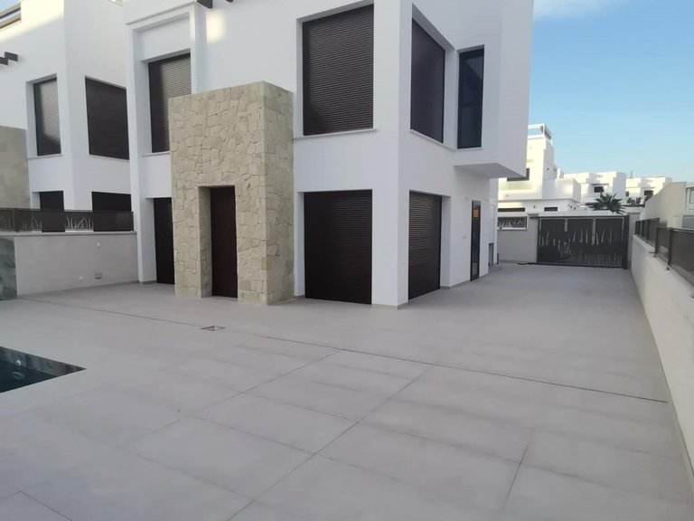Villa for Sale in Los Montesinos, Alicante 23