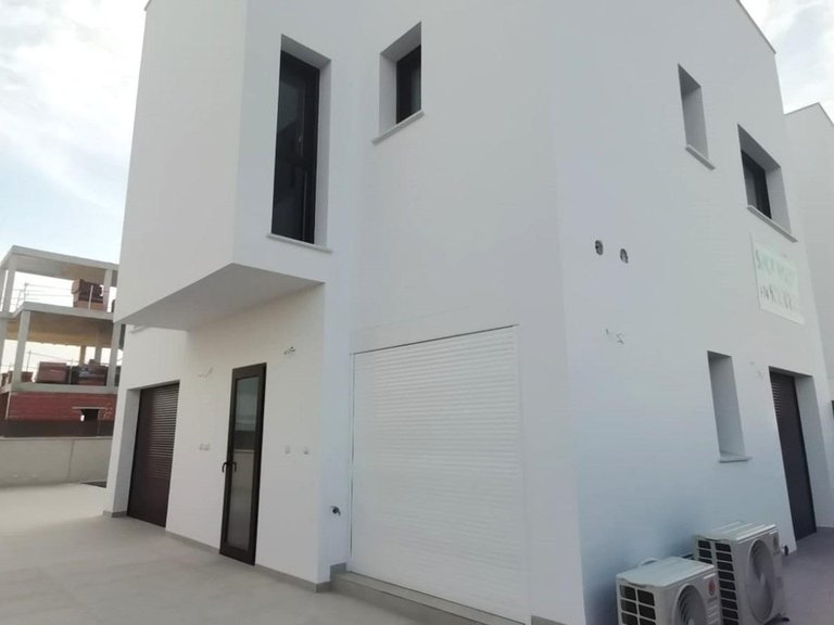 Villa for Sale in Los Montesinos, Alicante 26