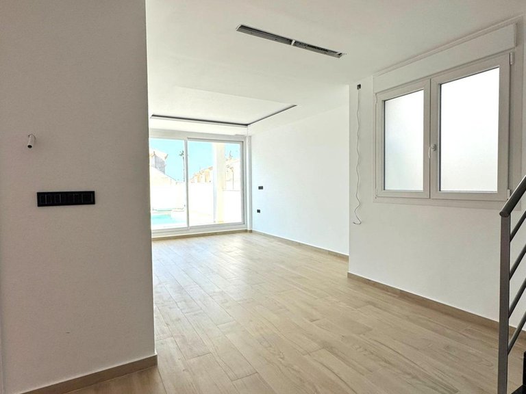 Villa for Sale in Torrevieja, Alicante 3