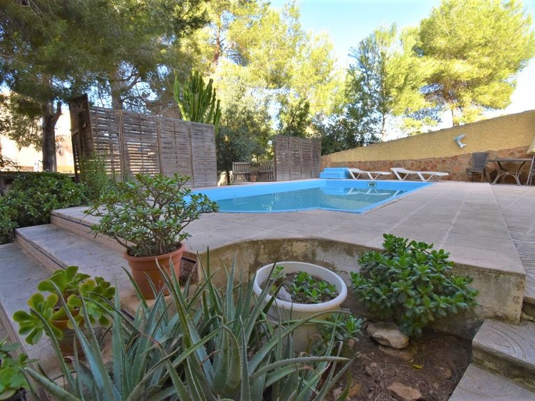 Villa for Sale in Villamartin, Alicante 2