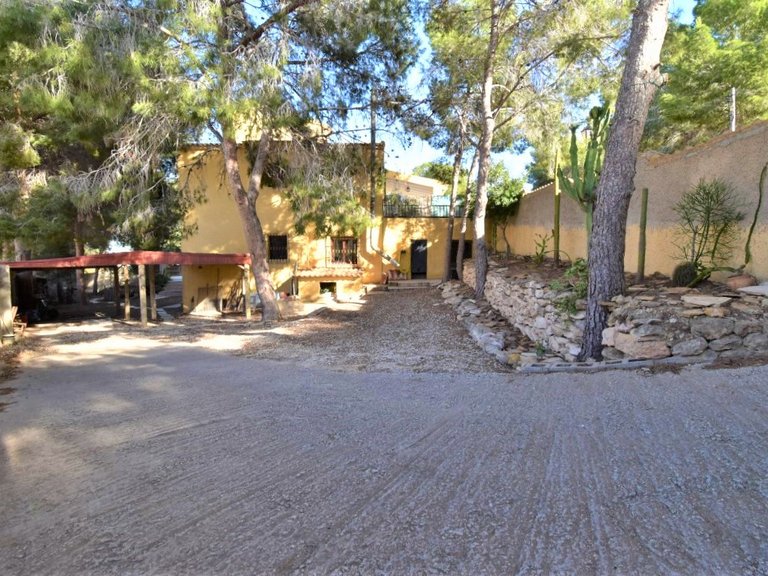 Villa for Sale in Villamartin, Alicante 4