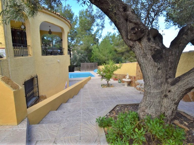 Villa for Sale in Villamartin, Alicante 26
