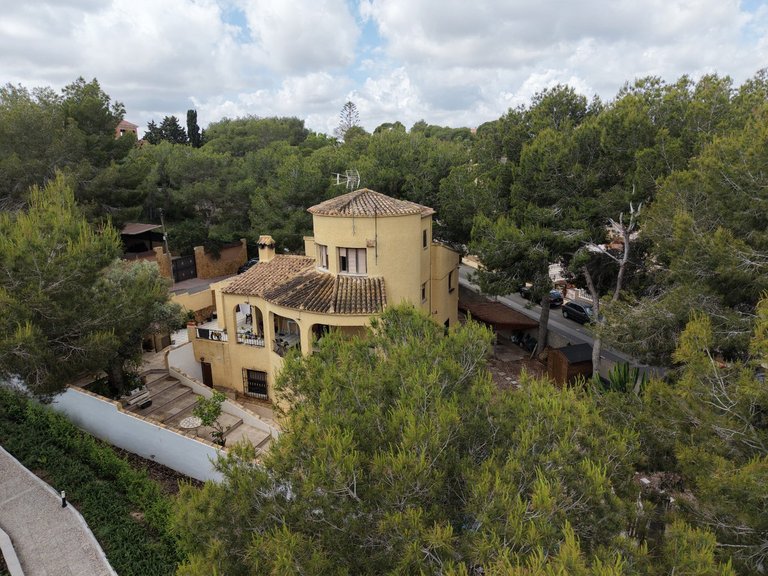 Villa for Sale in Villamartin, Alicante 33