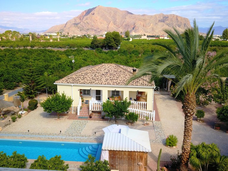 Villa for Sale in Orihuela, Alicante 1